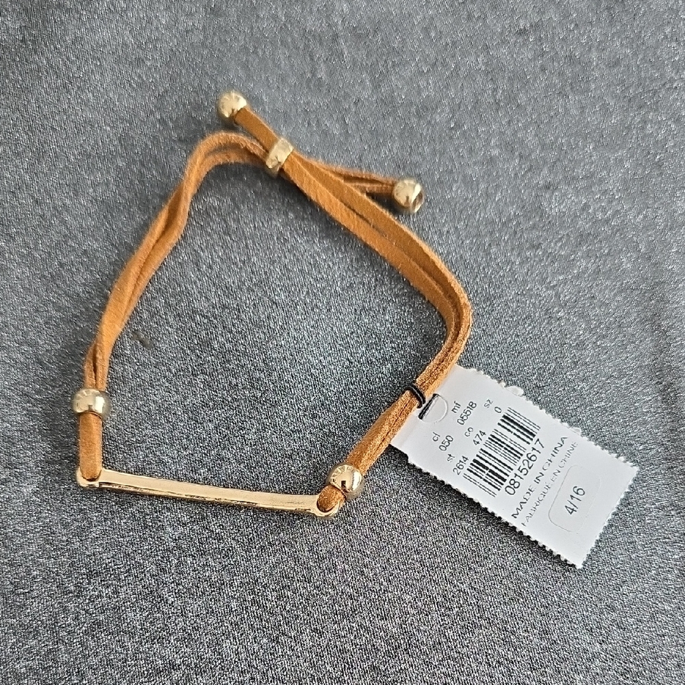 🆕️ Express Gold and Tan Leather Belt with Classic Design